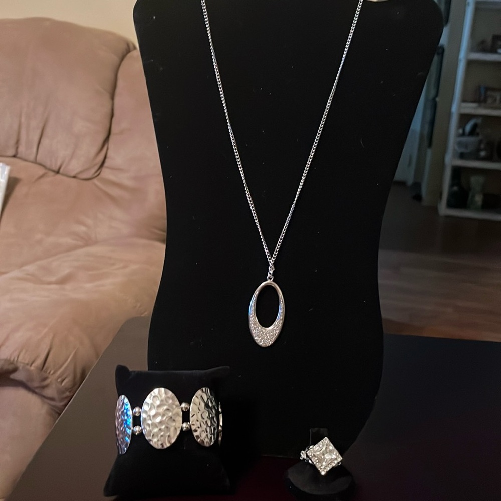 Long necklace